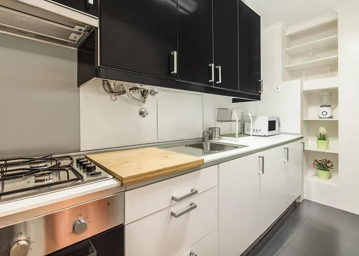 Duque's Cozy Retreat @ Historical *