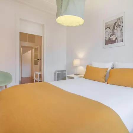 Апартаменти Duque's Cozy Retreat @ Historical *